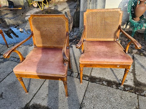 2 ArmstoleKr. 2400,-