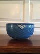 Skål i blåglaseret stentøj - Kr. 1250,-