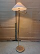 Gulvlampe Kr. 250,-